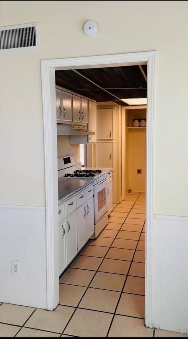 Building Photo - 1/2 OFF FIRST MONTHS RENT! Nice Town-home in Canyon 3 Bedrooms, 2 Bathrooms, 1 Car Garage, Ready ...