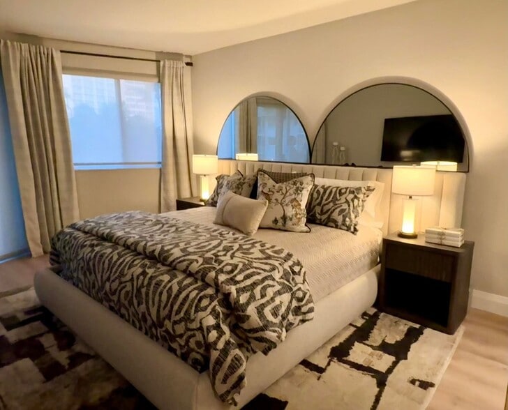 Building Photo - 2730 Banyan Rd