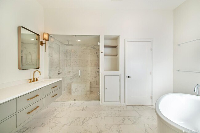 Building Photo - 3242 Washington St