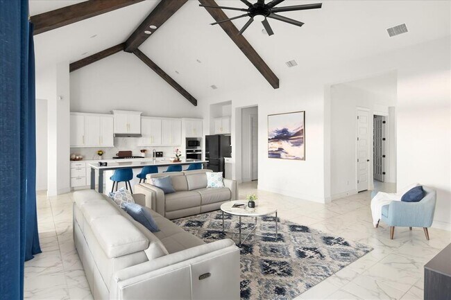 Building Photo - 913 Almeria Bend