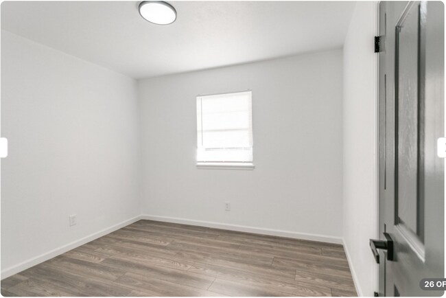 Building Photo - ASK ABOUT OUR VALENTINES DAY MOVE-IN SPECI...