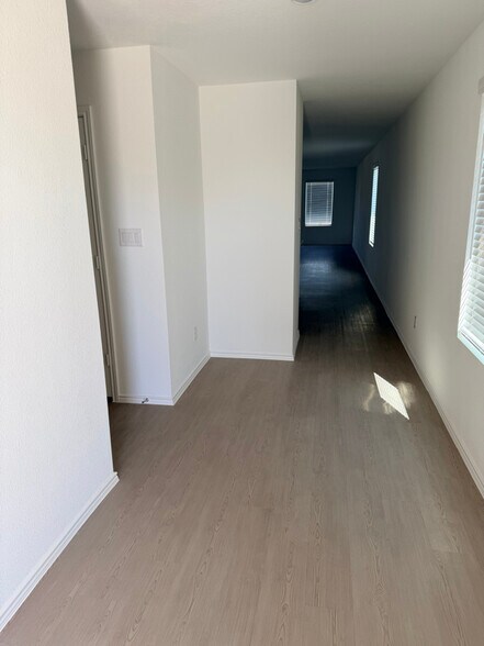 Building Photo - 208 Skyfire St