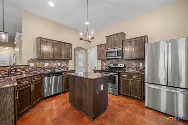 Building Photo - 314 Pointer St