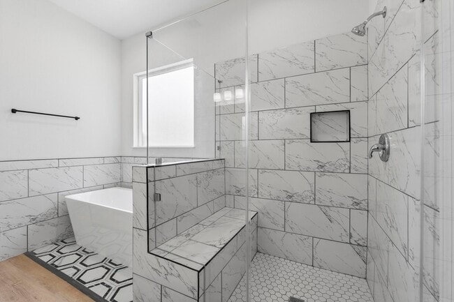 Building Photo - 3531 White Oak Point Dr