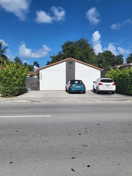 Building Photo - 6335 N Miami Ave