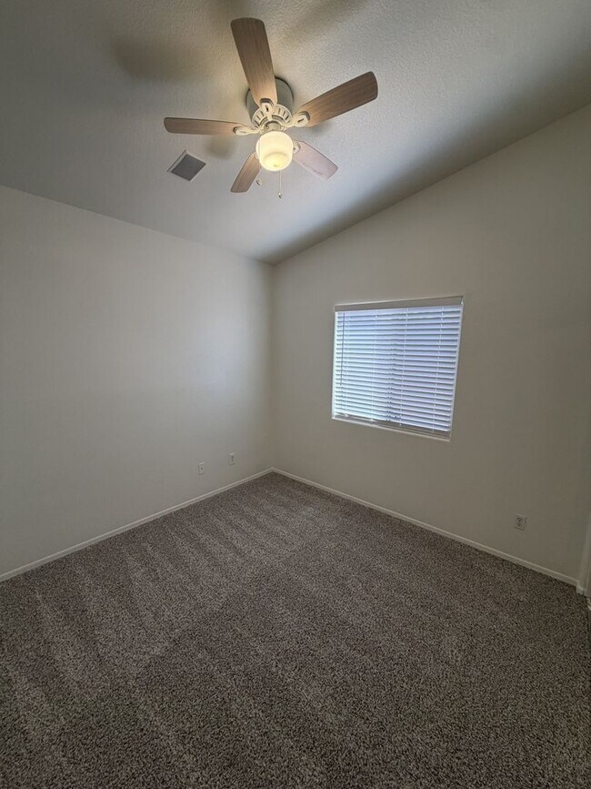 Building Photo - 3816 S 74th Dr