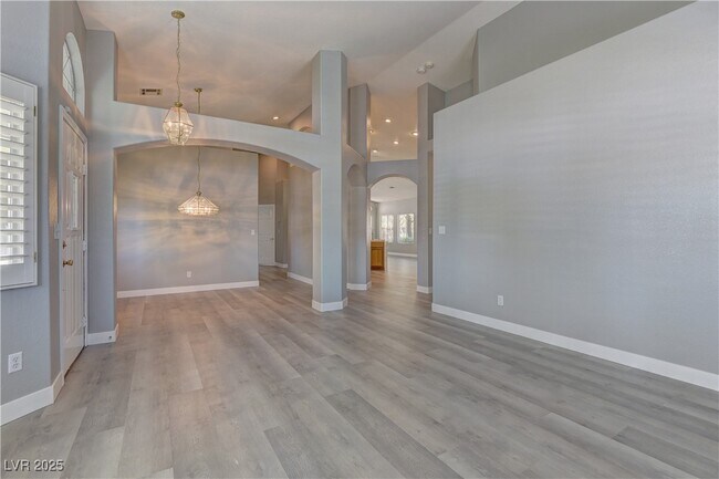 Building Photo - 7456 Oatman Ln
