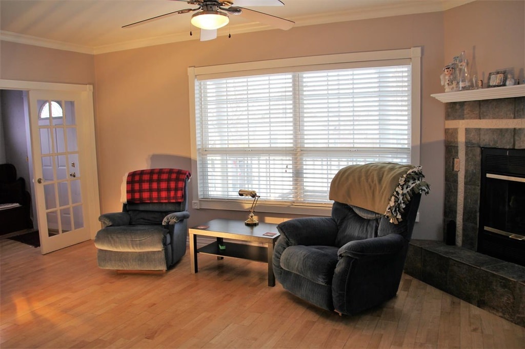 Living Room - 2428 N Dakota St