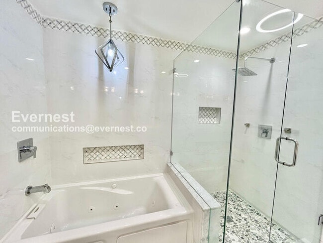 Building Photo - 3030 Anzio Dr