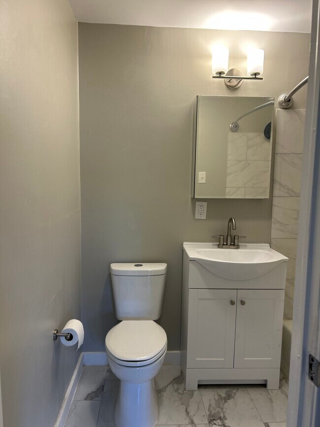 Building Photo - 130B Clinic Dr