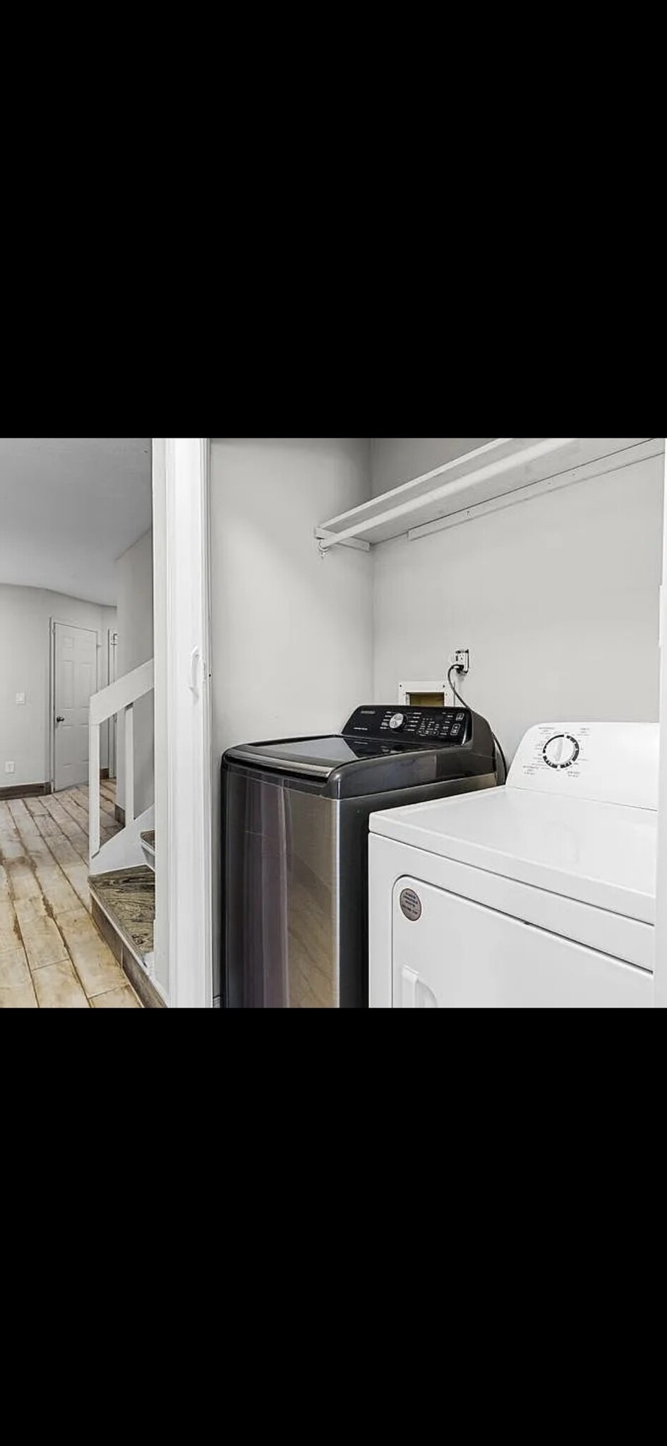 Laundry - 10961 Peppermill Ln