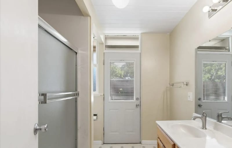 Building Photo - 2085 Sandalwood Ct