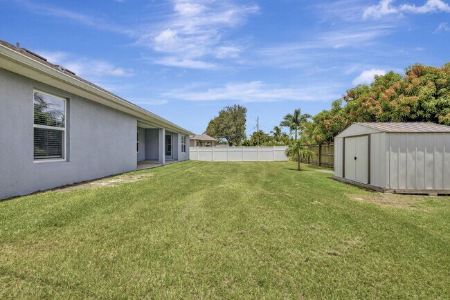 Building Photo - 6775 NW Abigail Ave
