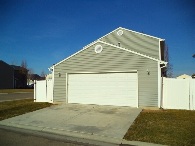 Building Photo - 9565 W Shelborne Dr