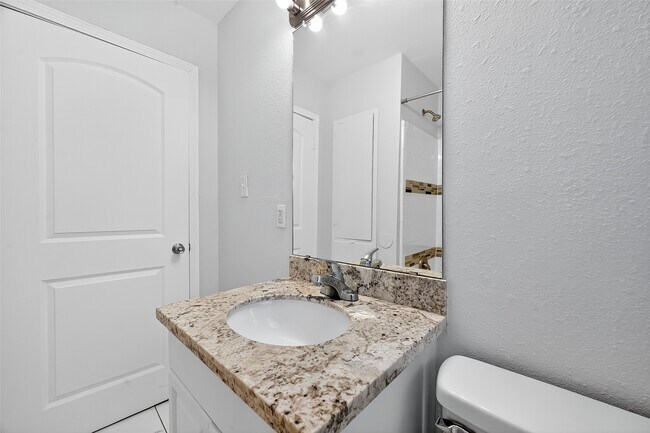 Building Photo - 5635 Belarbor St