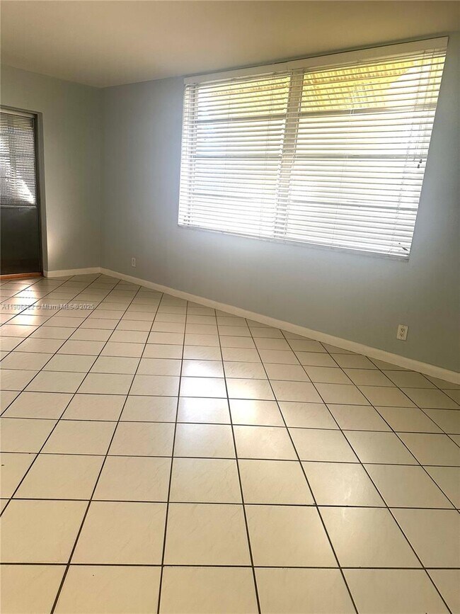 Building Photo - 1720 Funston St