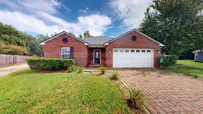 Building Photo - 13290 Pacemaker Dr