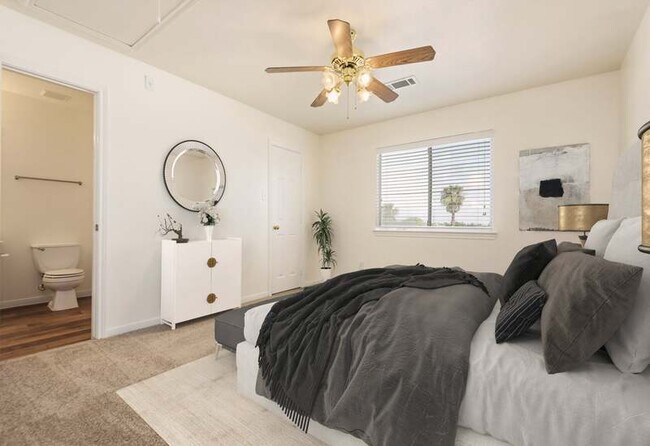 Building Photo - 2108 St Lucia Calle