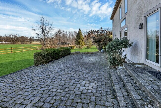 Building Photo - 8006 Caraway Ave