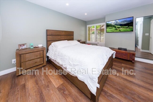 Building Photo - 26076 Viento Ct