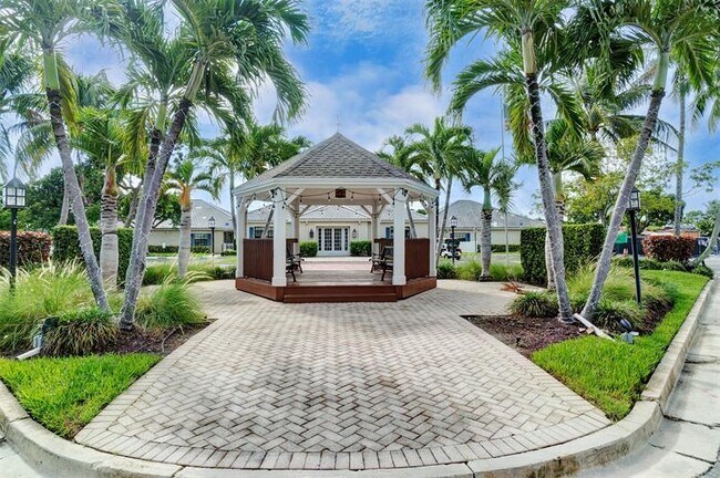 Building Photo - 140 Cypress Club Dr