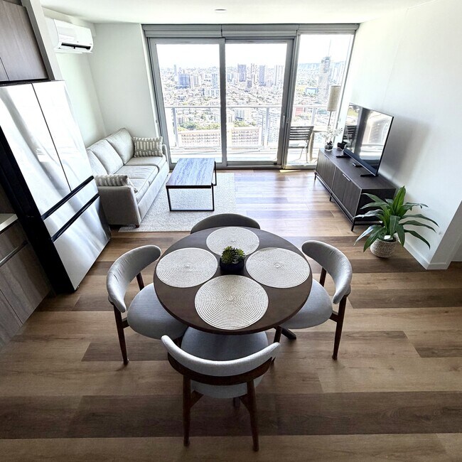 Building Photo - 1500 Rycroft St