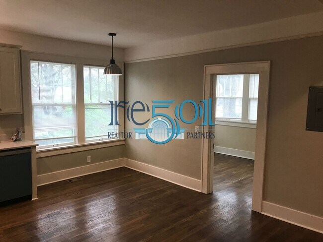 Building Photo - *New Price*  Newly Renovated Immaculate Co...