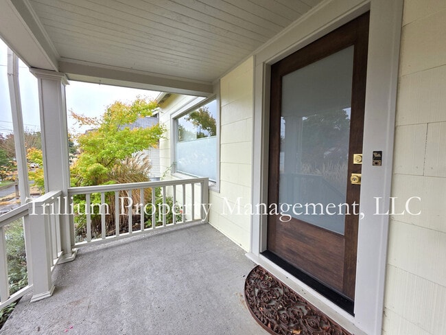 Building Photo - 3015 NE 67th Ave