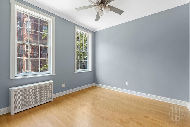 Building Photo - 177 W 4th St