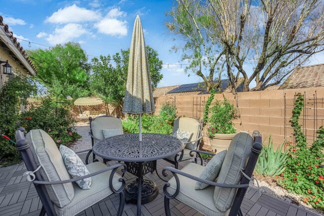 Building Photo - Don't miss out on this super cute 2-bedroo...