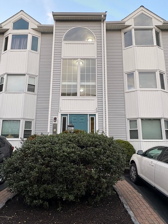 Building Photo - 140 Quincy Ave