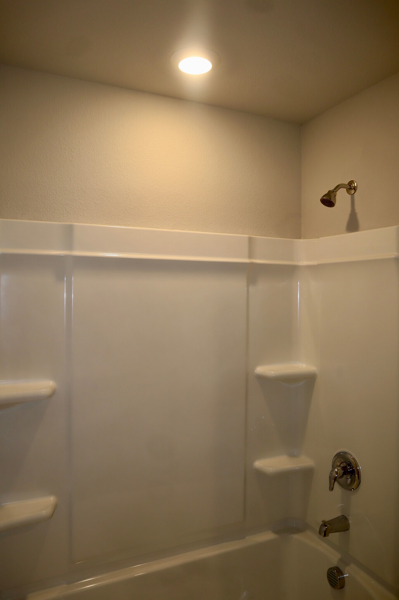 Building Photo - 5552 Rollins Dr