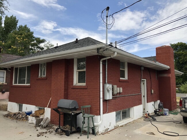 Building Photo - 450 E 300 N