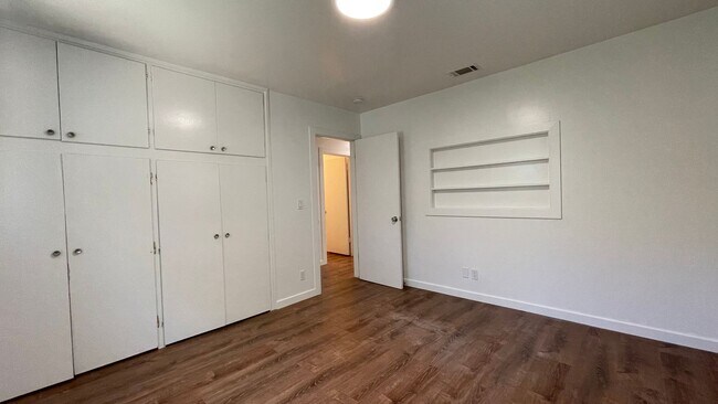 Building Photo - Large 6- Bedroom, 3-Bathroom home in San Luis Obispo