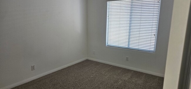 Building Photo - Beautiful Spacious 3 Bedroom Home for Rent