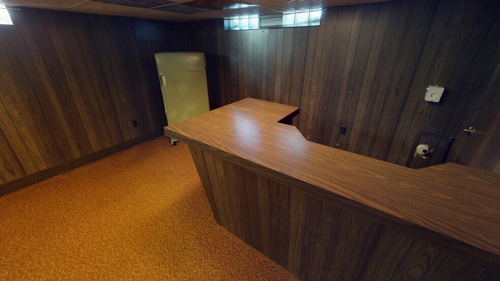 Building Photo - 907 E Harding Dr