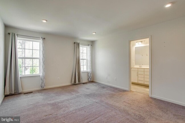 Building Photo - 1606 Dorothy Ln