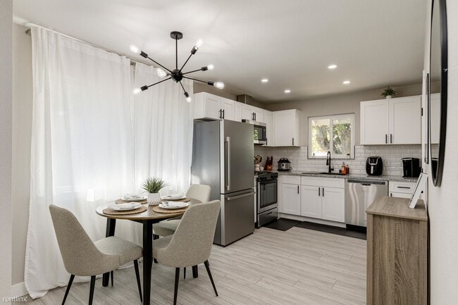 Building Photo - 2 br, 1 bath Duplex - 3944 Apple Blossom W...