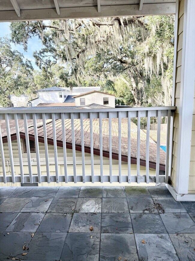 Building Photo - 2223 Amherst Ave