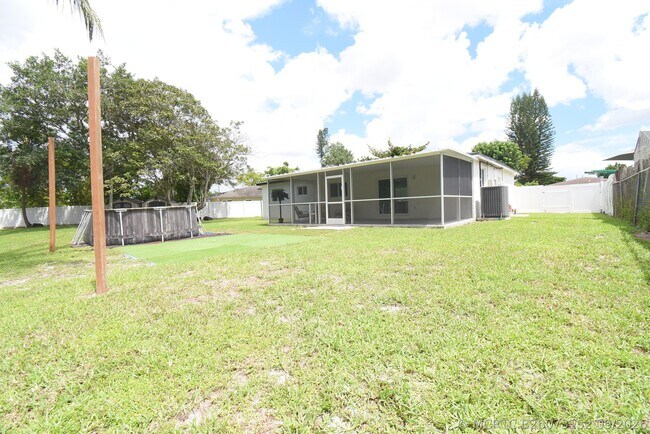 Building Photo - 22047 Caldera Ave