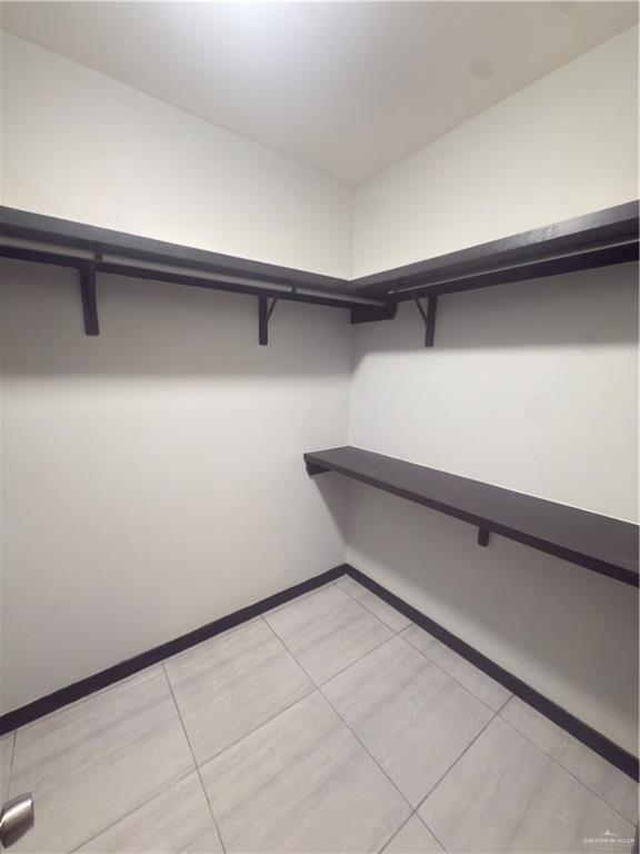 Building Photo - 11 E la Cantera Ave