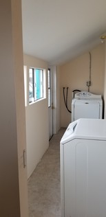 Building Photo - 201 E Eagle St