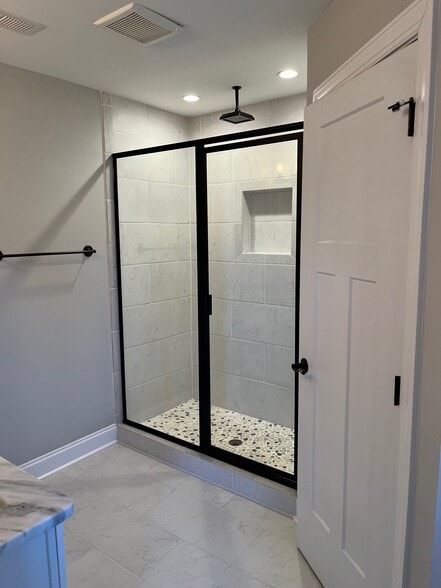 Master Bathroom Walk-in Shower - 1045 Presidents Ln