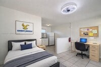 Building Photo - 319 Country Club Oval