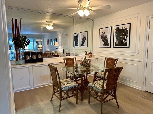 Building Photo - 6449 Bay Club Dr
