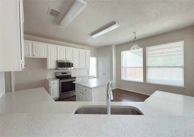 Building Photo - 1196 Winnipeg Dr