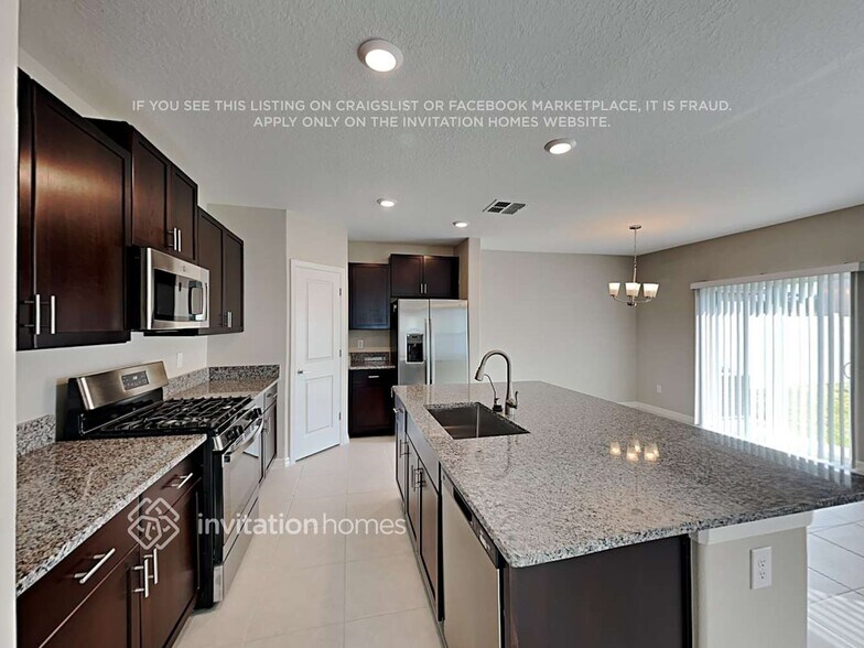 Building Photo - 10355 Blue Plume Ct