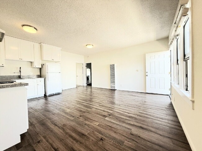 Building Photo - 2926 Dalton Ave