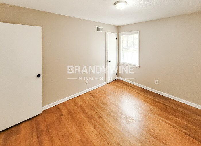 Building Photo - 3319 Shuster Cove