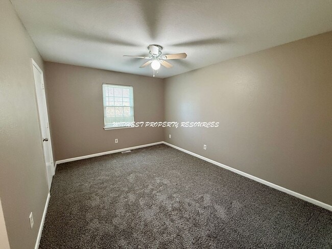 Building Photo - 2 Bedroom Duplex